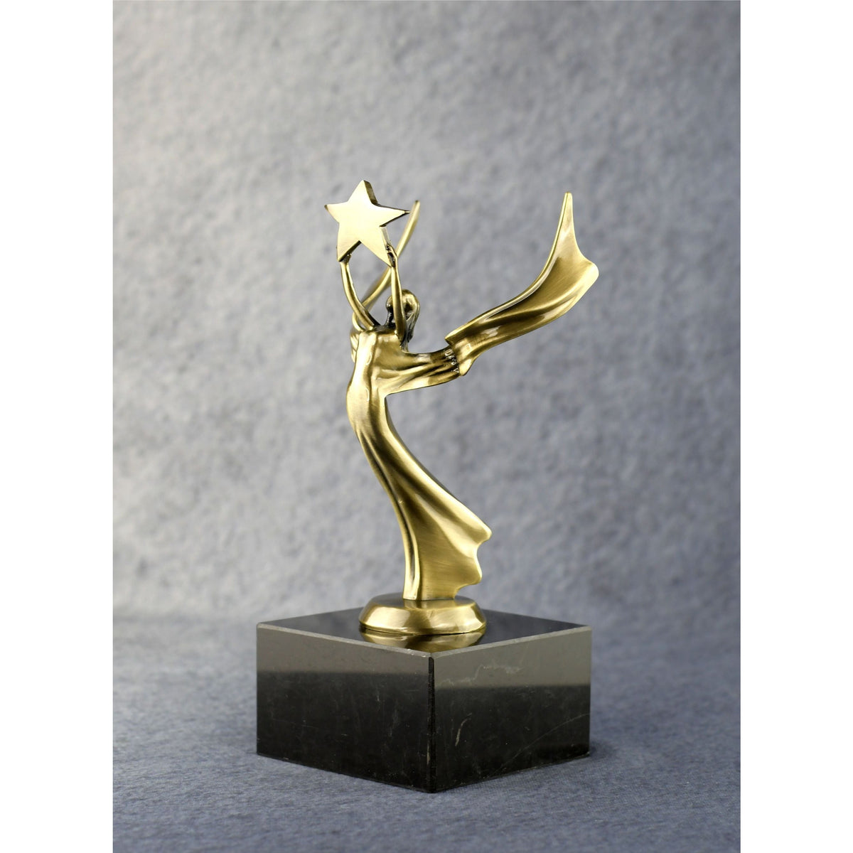 Star Performer Victory Figure | Global Recognition Inc